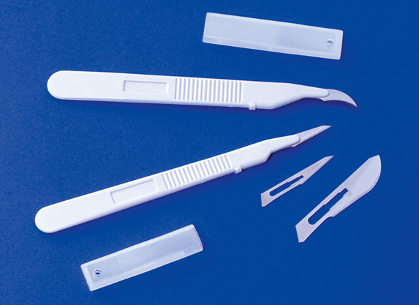 Lot de 12 lames de scalpel BP avec poignée de scalpel #10 - Panneau  chirurgical - Fabrication de cartes - Podologie dentaire - Médecine  vétérinaire - Étudiants : : Commerce, Industrie et Science
